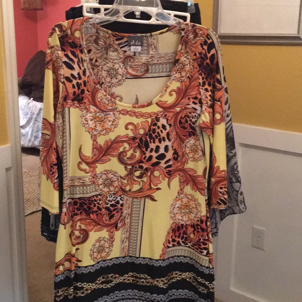 Scoop neck tunic top